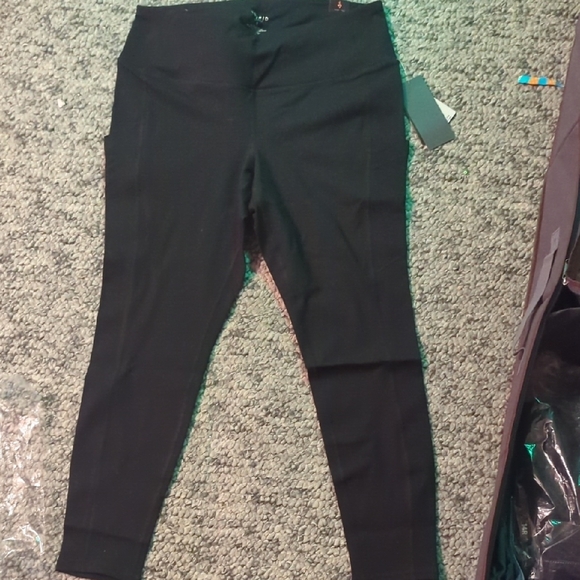 Torrid Black Activewear Leggings - Picture 2 of 3